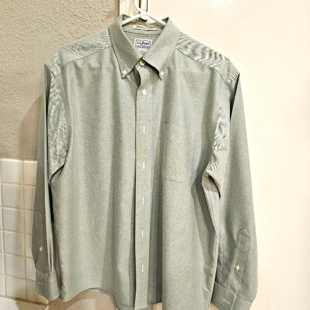 L.L. Bean Green Casual Button Down Shirt